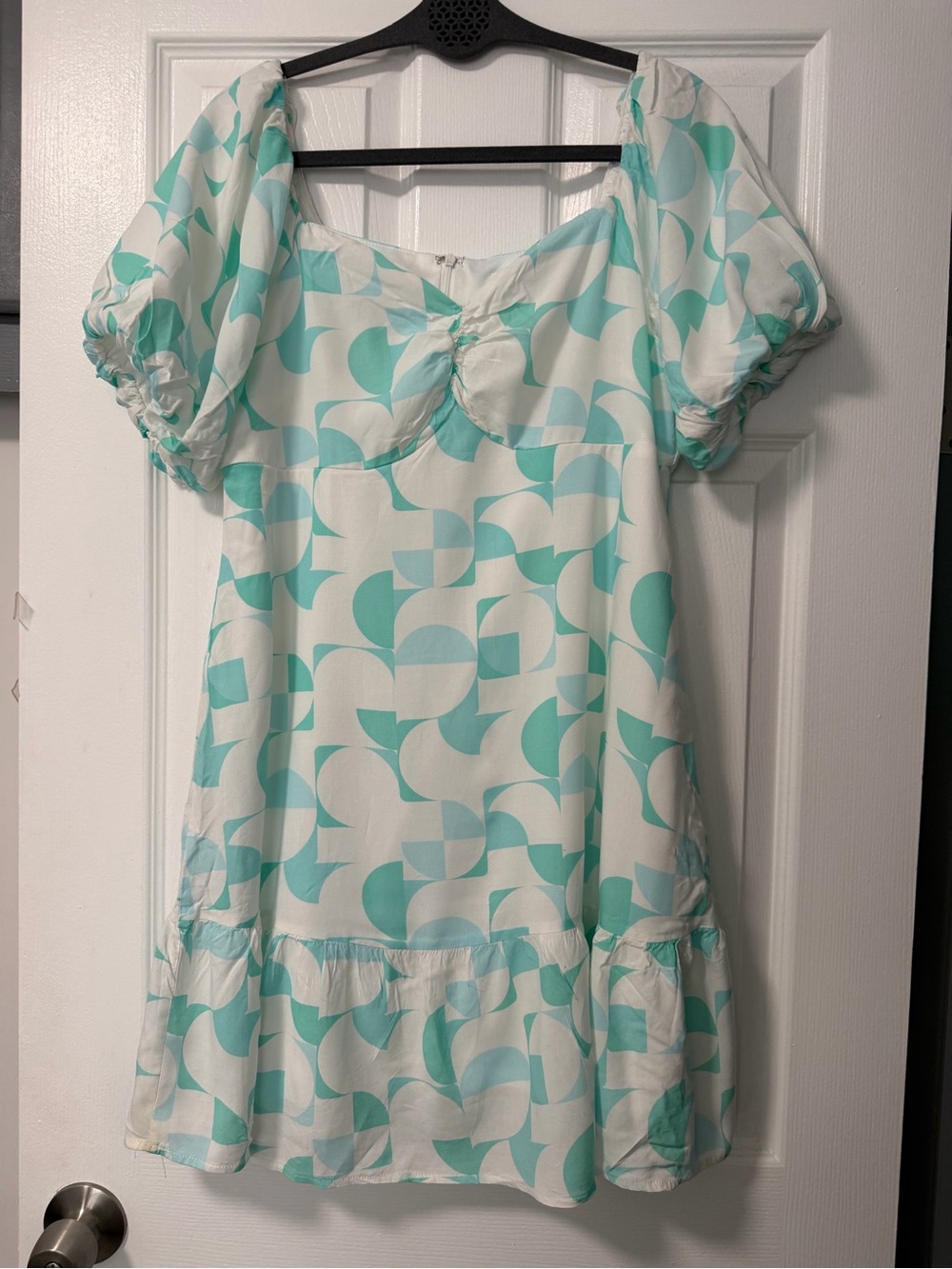 Elegant Women's Mini‎ Dress in Aqua and White. Size L